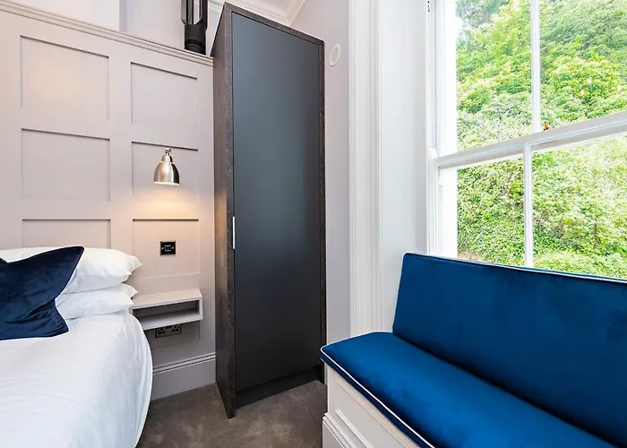Charming Studio At The Marina